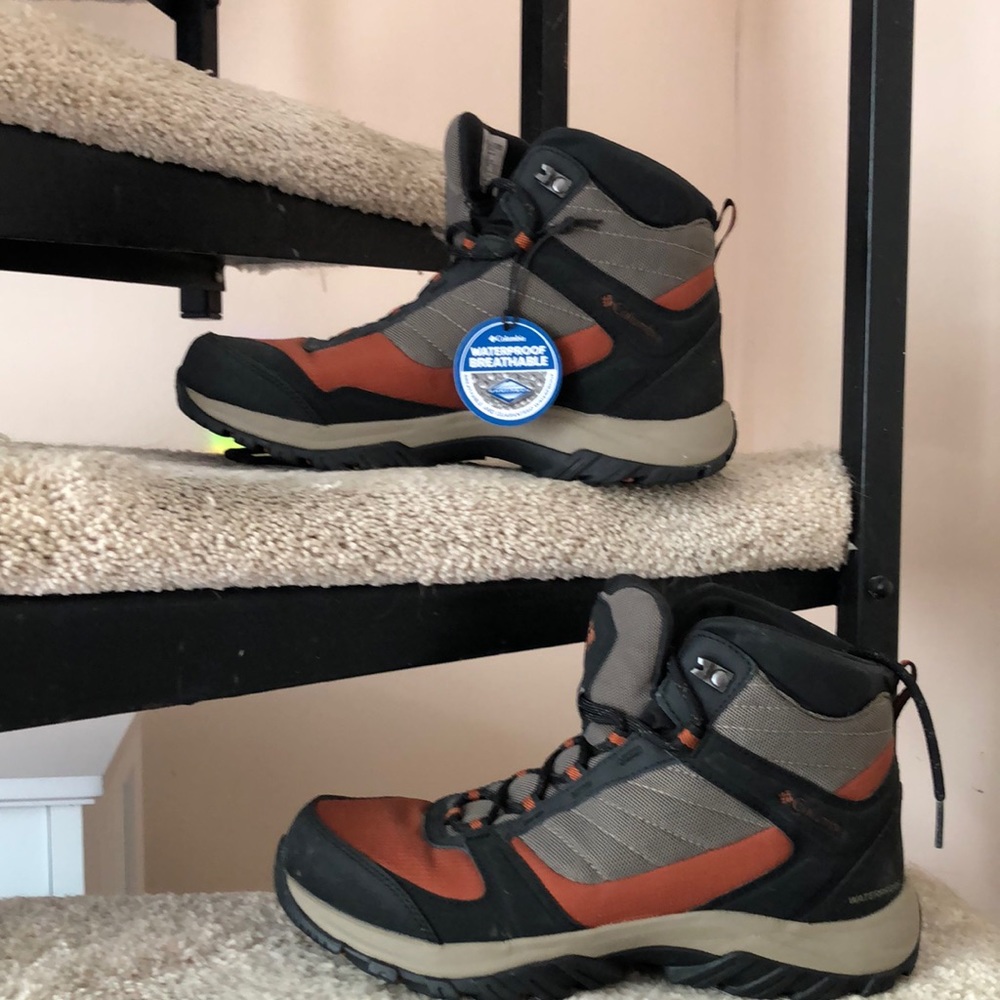 Brand new Columbia hiking boots